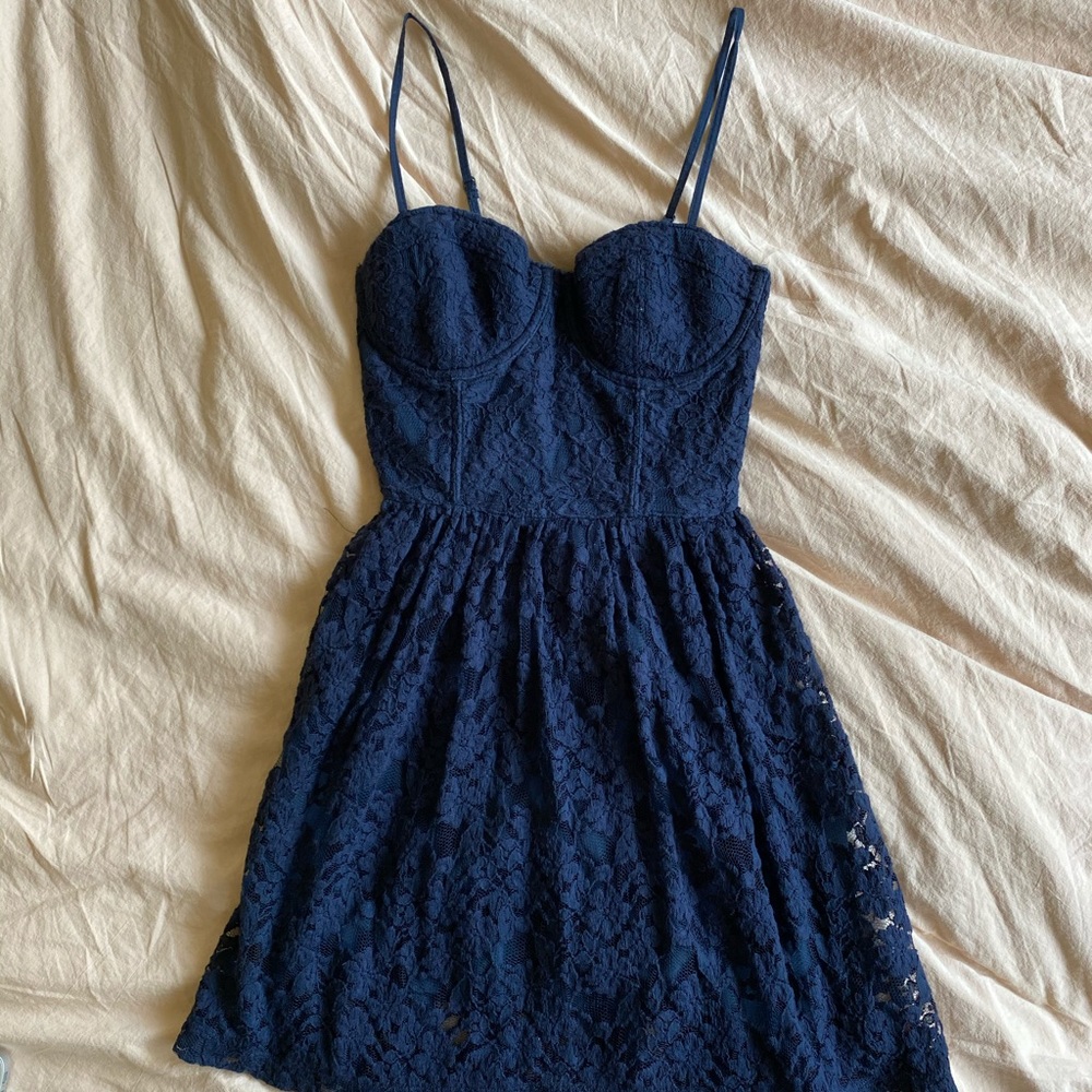 ABERCROMBIE & FITCH LACE DRESS